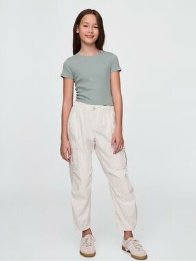 NWT GAP Kids Easy Cargo Parachute Pants in Cream- size Large (10)